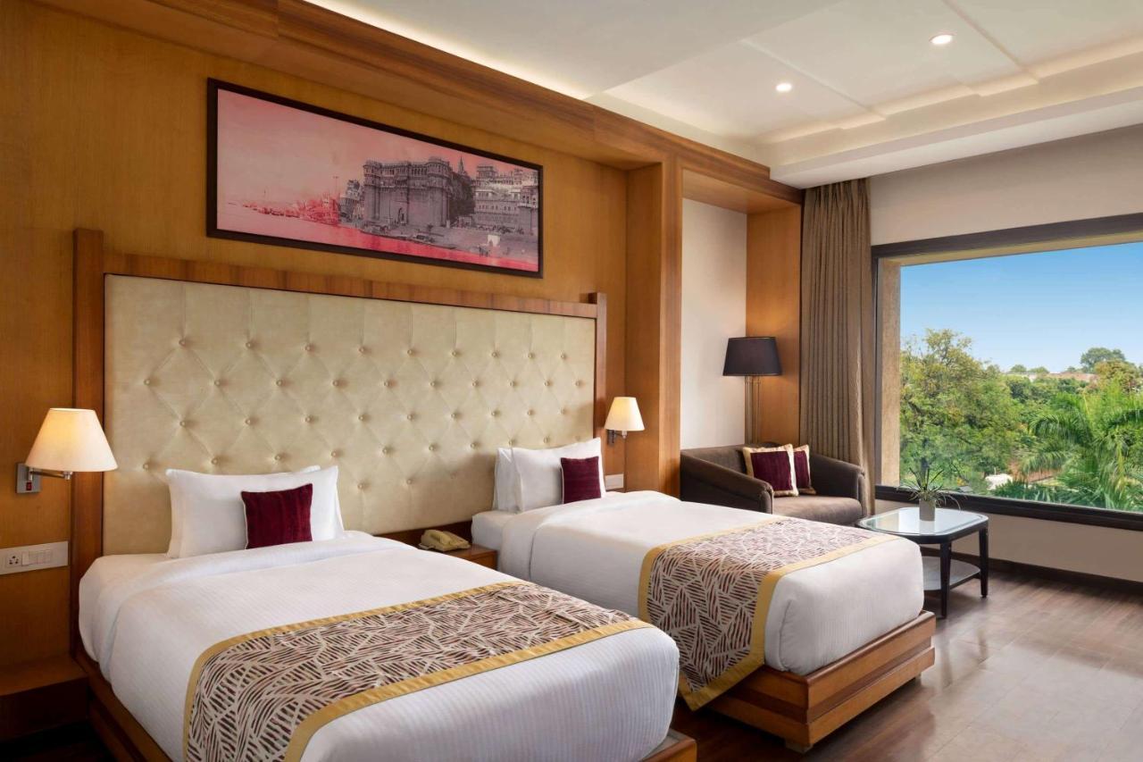 Ramada By Wyndham Varanasi Katesar Chandauli Exteriör bild