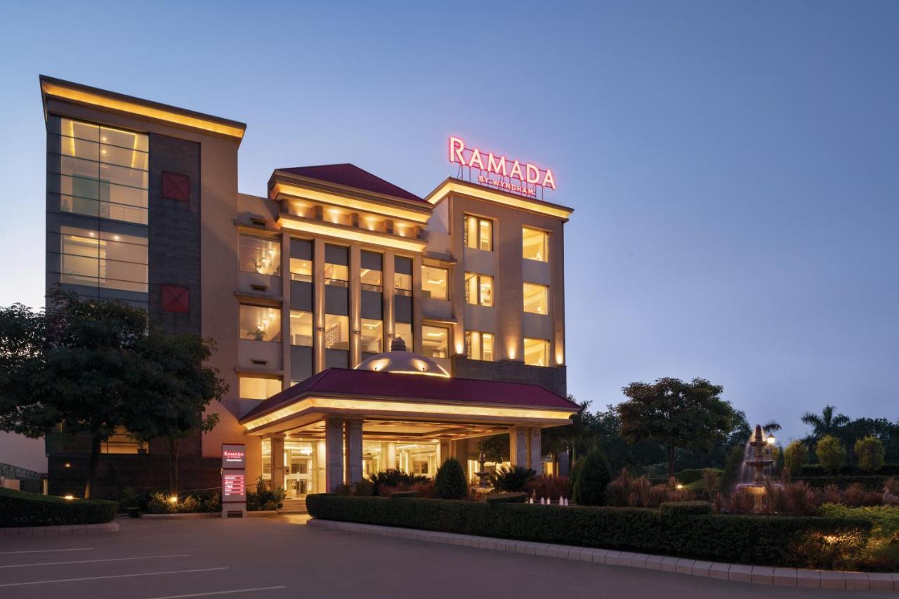 Ramada By Wyndham Varanasi Katesar Chandauli Exteriör bild