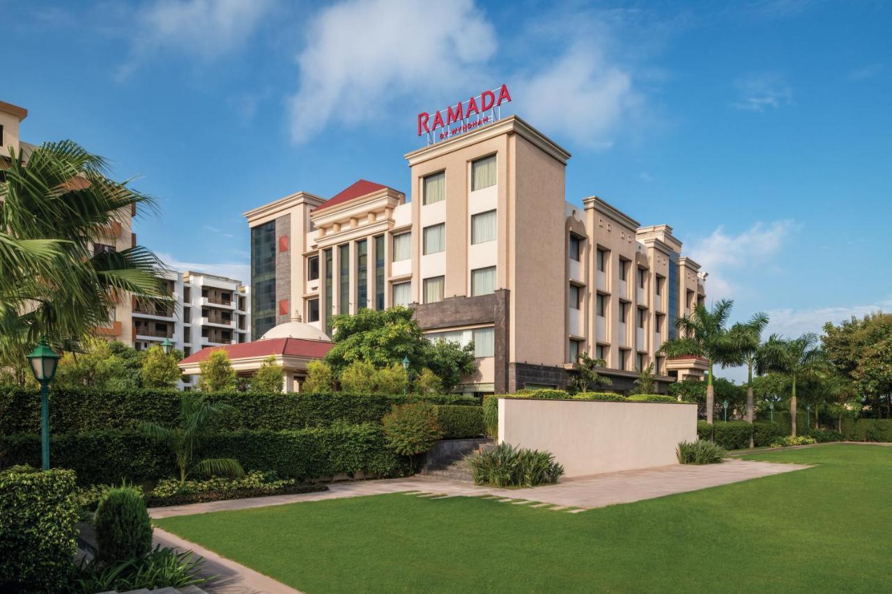 Ramada By Wyndham Varanasi Katesar Chandauli Exteriör bild