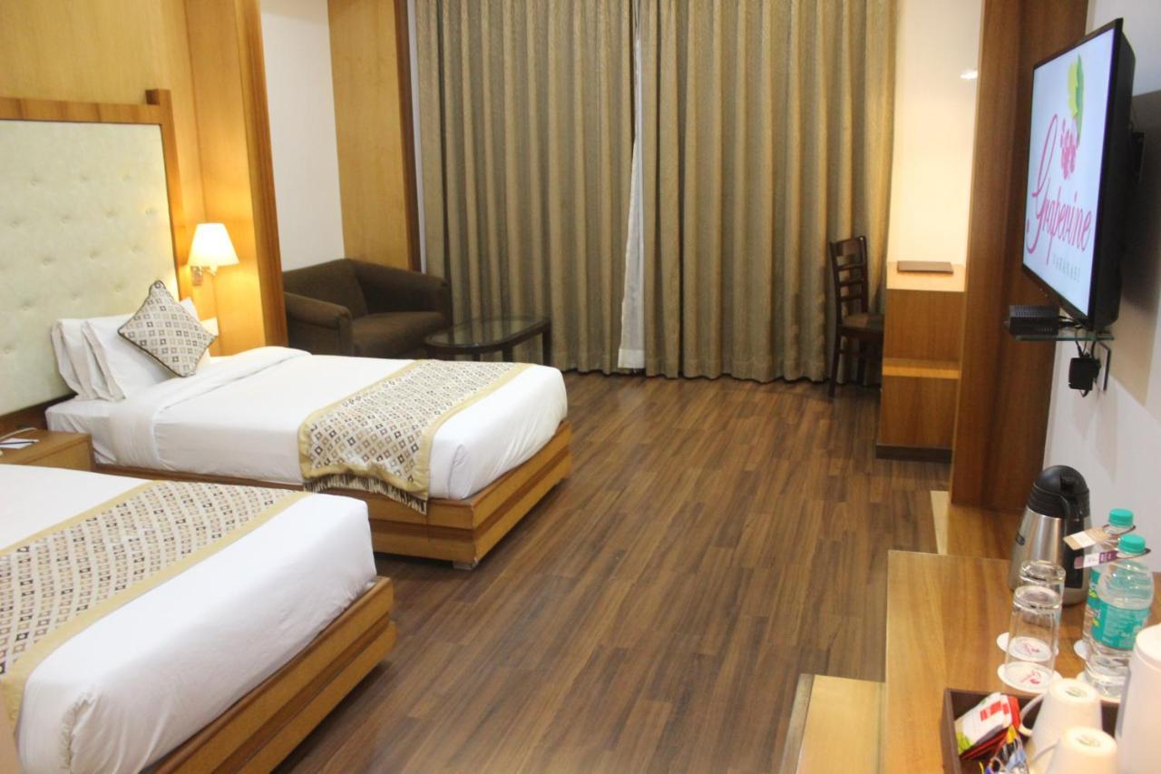 Ramada By Wyndham Varanasi Katesar Chandauli Exteriör bild