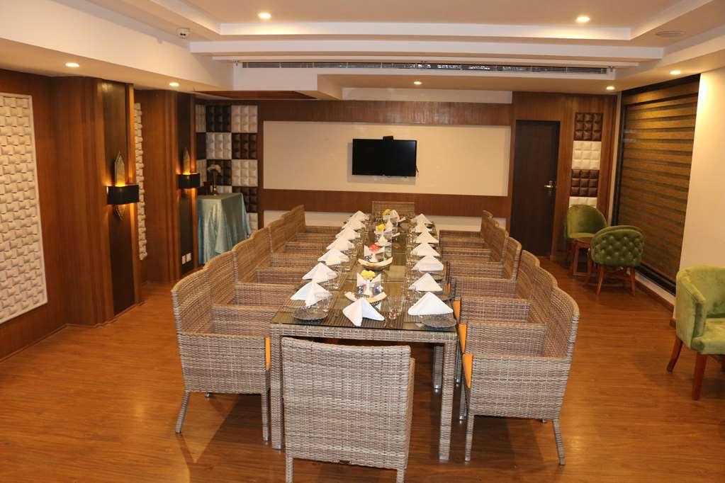 Ramada By Wyndham Varanasi Katesar Chandauli Bekvämligheter bild
