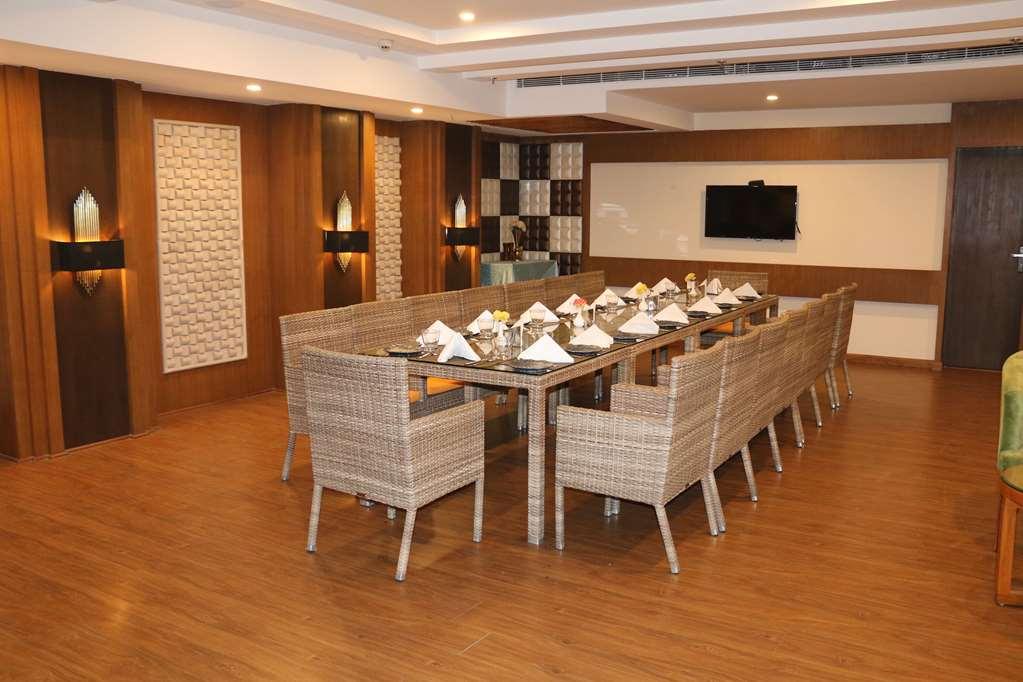 Ramada By Wyndham Varanasi Katesar Chandauli Bekvämligheter bild