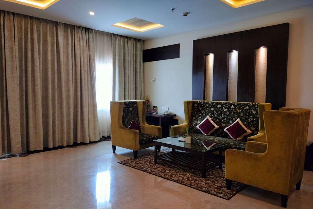 Ramada By Wyndham Varanasi Katesar Chandauli Rum bild